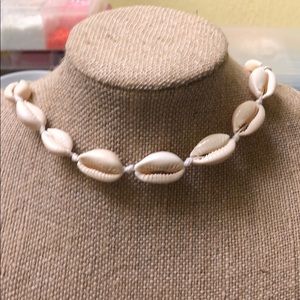 Corey shell necklace